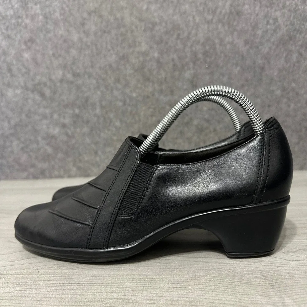 Clarks‎ Partridge Women's Size 8 Black Leather Pleated Slip On Block Heel Shoes